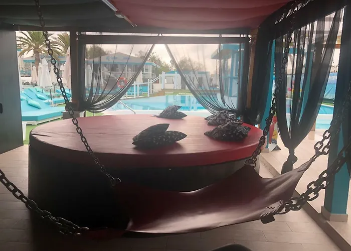 Venus Star - Fkk Nudist Swingers - Only Couples Love hotel